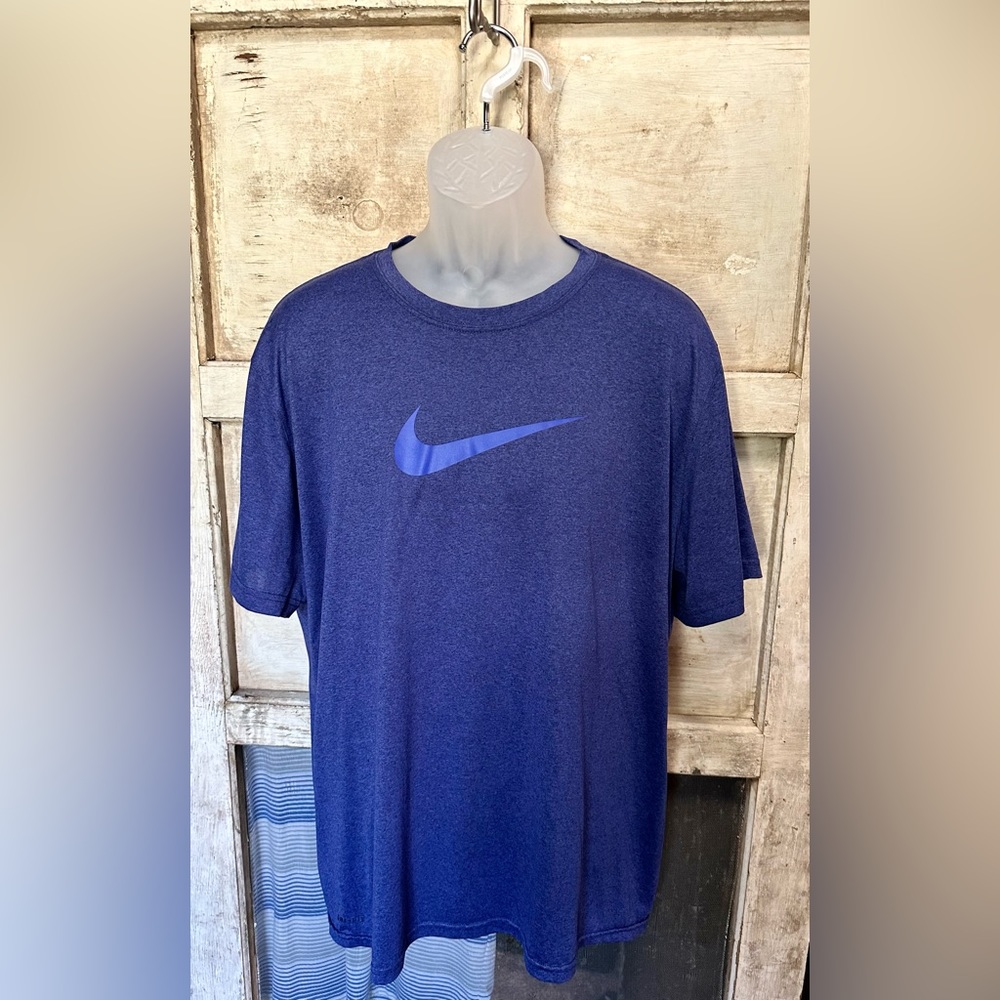 Men’s Nike Dri Fit Short Sleeve T-Shirt!!